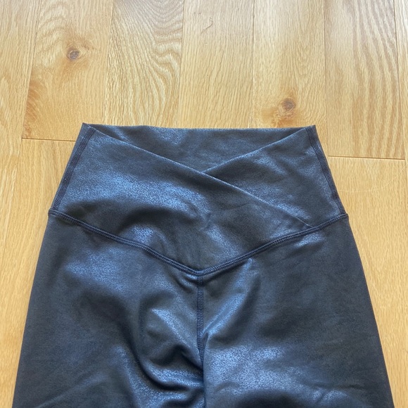 Offline by aerie metallic cross over leggings size small - Picture 7 of 7